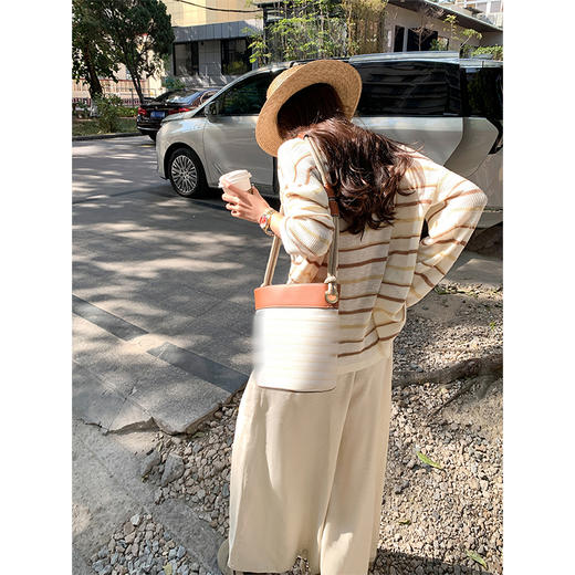 <曾小咸推荐>慵懒休闲咖条纹针织宽松罩衫T恤 商品图4