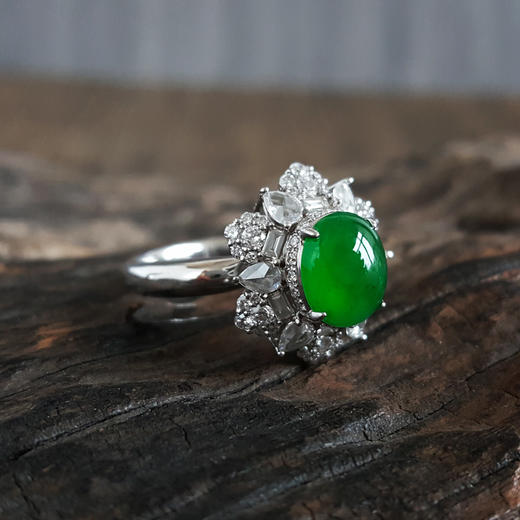 【天然正品】A货翡翠AU750收藏级白金豪镶钻镶天然冰种满绿蛋面翡翠戒指13号（戒圈可改）蛋面：6.8*8.1MM（皆取最大值）女士现售价：21800！280225NJM19 商品图3