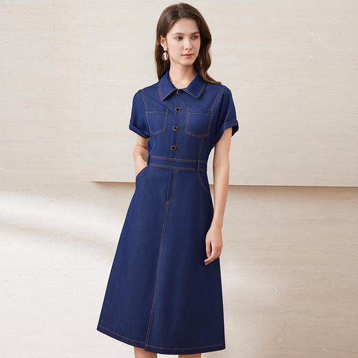 EITIE爱特爱气质复古翻领连肩袖通勤显瘦牛仔连衣裙2025夏季新款B2507640 商品图2