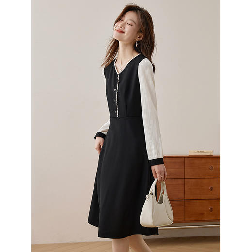 【专属特价】熙世界法式优雅长袖拼接连衣裙女假两件花边V领裙子2025春装新款 商品图3