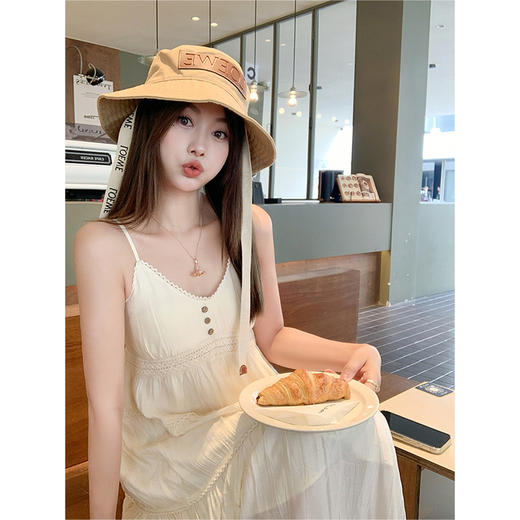 <曾小咸推荐>3.25现货秒杀 ！微信超特价！法式V领吊带连衣裙 日常269.99 立减150 秒杀119.99！！ 商品图1