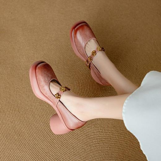 【预售5天】经典百搭Q弹轻底厚底高跟鞋圆头花朵一字扣单鞋MLD&AM920 商品图3