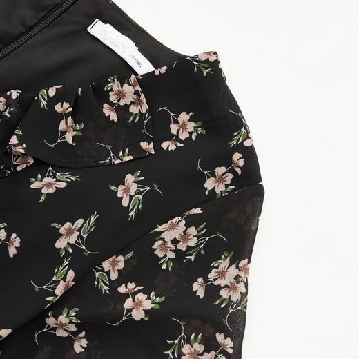 西遇法式薄纱碎花连衣裙女新款a字收腰v领长袖长裙D0050473 商品图5