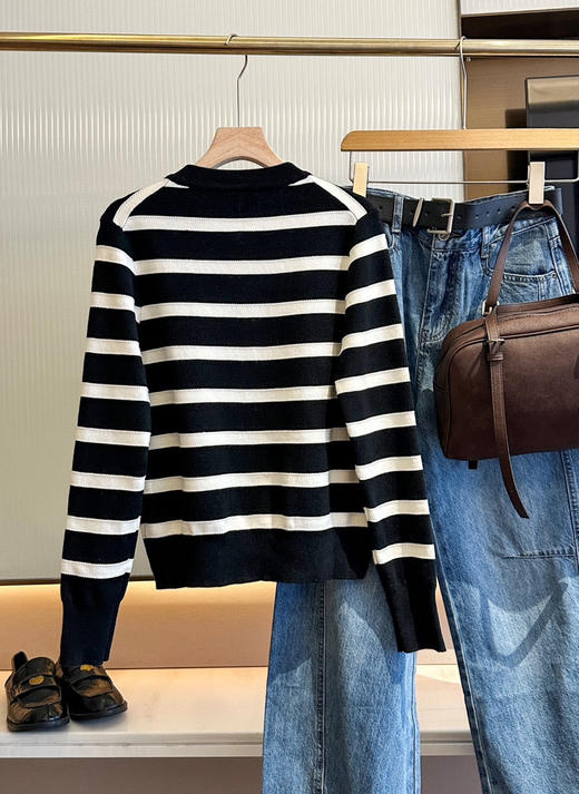 小禾同款2025春黑白条纹针织开衫 商品图7