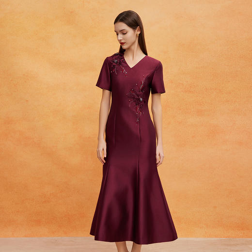 QF807斯尔丽2025新款宴会礼服手工立体刺绣高端大气喜妈妈修身连衣裙 商品图4