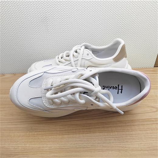 行2024年夏季新款24209105时尚超轻系带透气单网运动小白鞋 商品图2