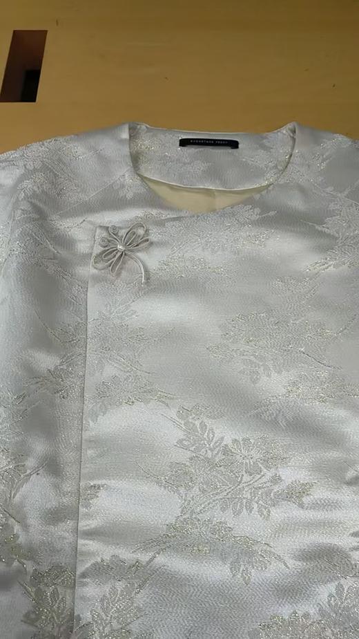 盛唐牡丹| 浅香槟色桑蚕丝配围巾外套 商品图5