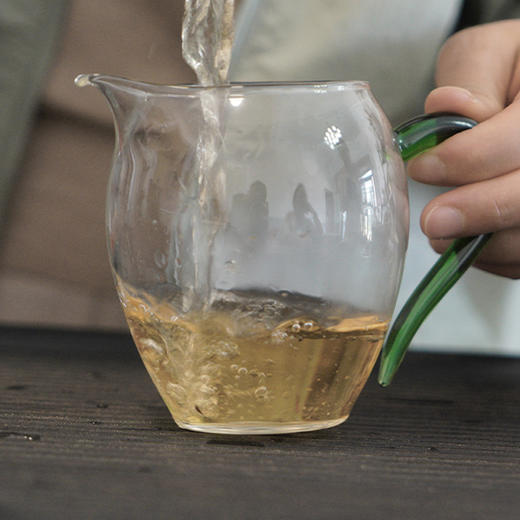 [买5送1]2025《大黑山乔木》春茶 200克/饼 生茶 商品图3