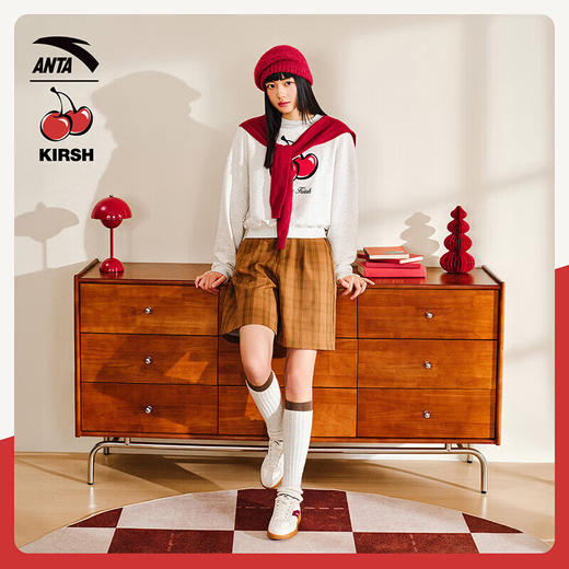 安踏（ANTA）KIRSH联名 女子冬季新款柔软亲肤套头衫樱桃短款卫衣162518745 商品图3