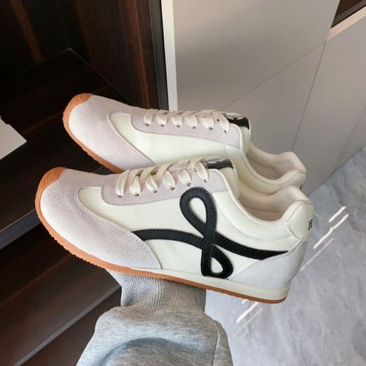 纪华菲 宽头舒适活泼跳色德训鞋 商品图1