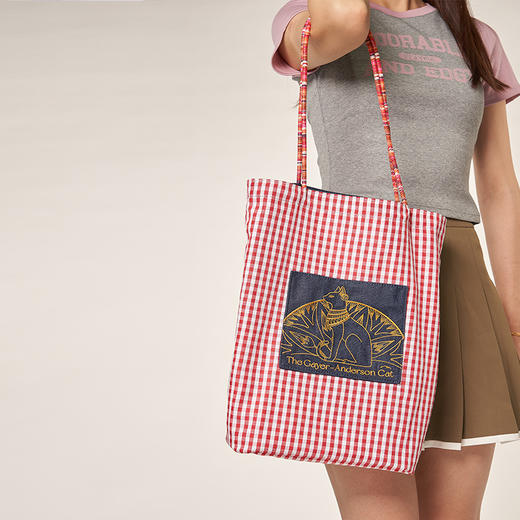大英博物馆 安德森猫系列正反两用刺绣牛仔单肩包 红格纹 商品图7