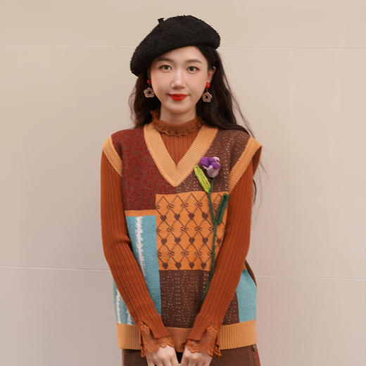 两三事梦境织语 冬季新款森女风立体花朵针织两件套女时尚套装 商品图4