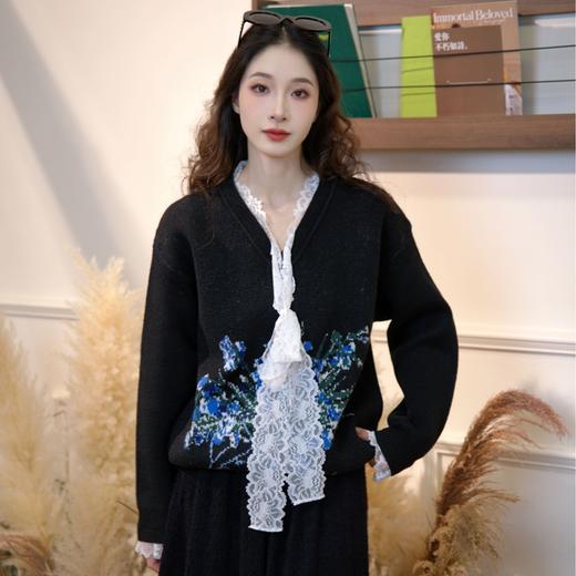 两三事梵色梦语 减龄时尚长袖慵懒风洋气v领气质复古秋冬毛衣 商品图3