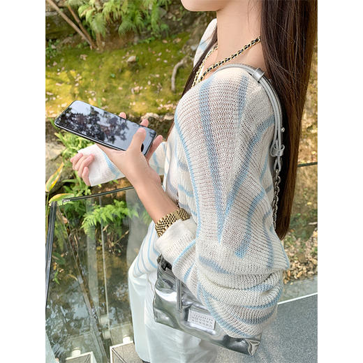 <曾小咸推荐>韩系蓝色条纹针织宽松罩衫T恤【预售3-15天发货】 商品图2