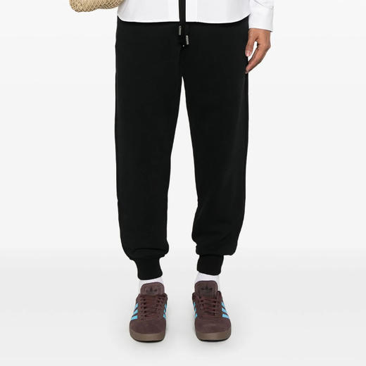 AMI 男士徽标刺绣棉质休闲运动裤 黑色 UTR240 747 001 商品图1