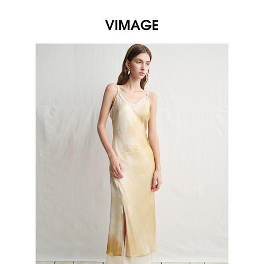 VIMAGE纬漫纪2025夏季新款设计感晕染印花高级V领修身显瘦吊带连衣裙V2377908 商品图3