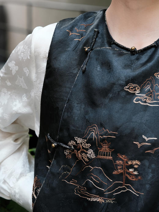 盛唐牡丹| 世外桃源香云纱手绣马甲(限量款-售完不补) 商品图2