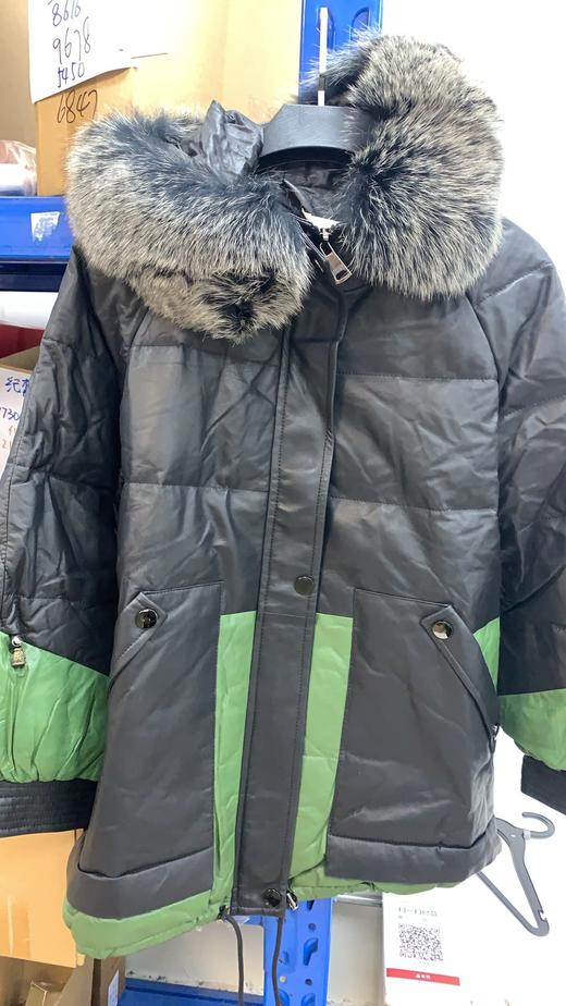 6912701076601 FIVE PLUS  新款真皮羽绒服女中长款时尚撞色狐狸毛连帽绵羊皮宽松皮衣外套 商品图5