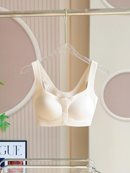 点此购买 华歌尔前开扣氧气小奶皮文胸 艾 311212 商品图2