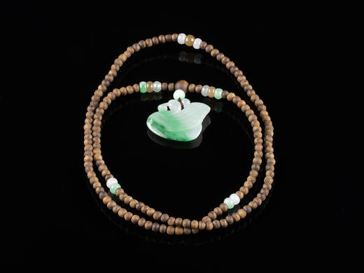 XY0108原创沉香+翡翠飘色天鹅挂件 商品图1