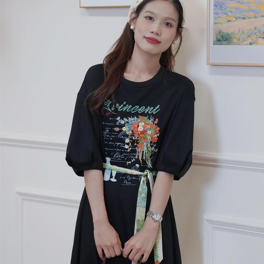 两三事一路繁花莫奈花园风宽松百搭休闲黑色复古圆领印花连衣裙 商品图3