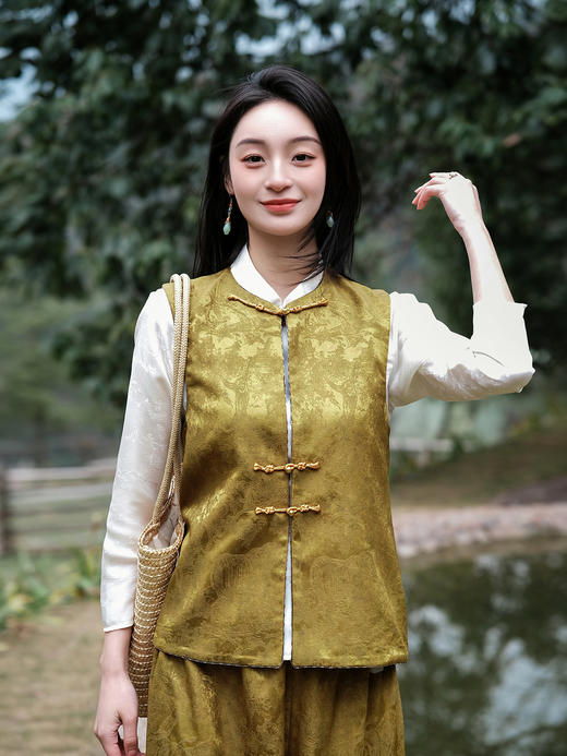 盛唐牡丹| 新禾绿丝毛双面穿马甲 商品图0