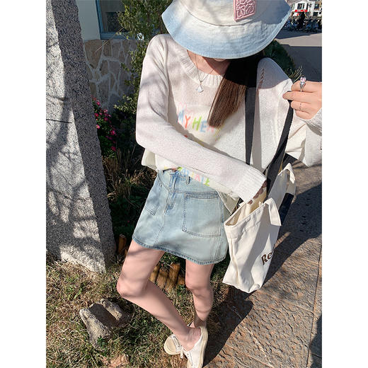 <曾小咸推荐>慵懒风白色彩色字母镂空罩衫T恤 商品图1