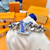 露易威登Logo字母时尚潮流手链男款银色 商品缩略图3