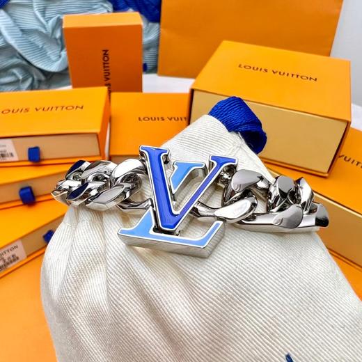 露易威登Logo字母时尚潮流手链男款银色 商品图3