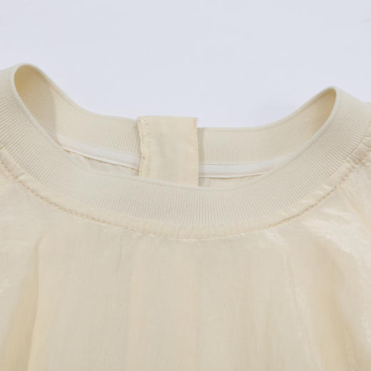 谜底衬衫分袖女2025夏季新品通勤优雅泡泡袖宽松T型上衣252MS0546 商品图3