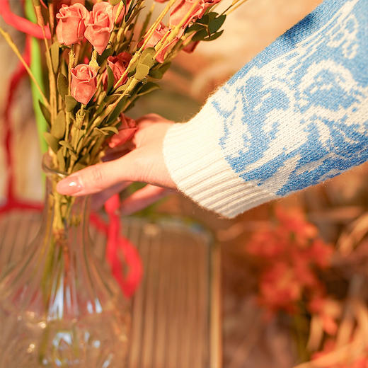 两三事梵高文艺 冬季新款毛织花色两件套女时尚套装 商品图3