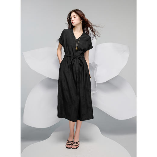 三彩2025春季新款桑蚕丝连衣裙V领提花长裙抽绳短袖极简S 商品图2