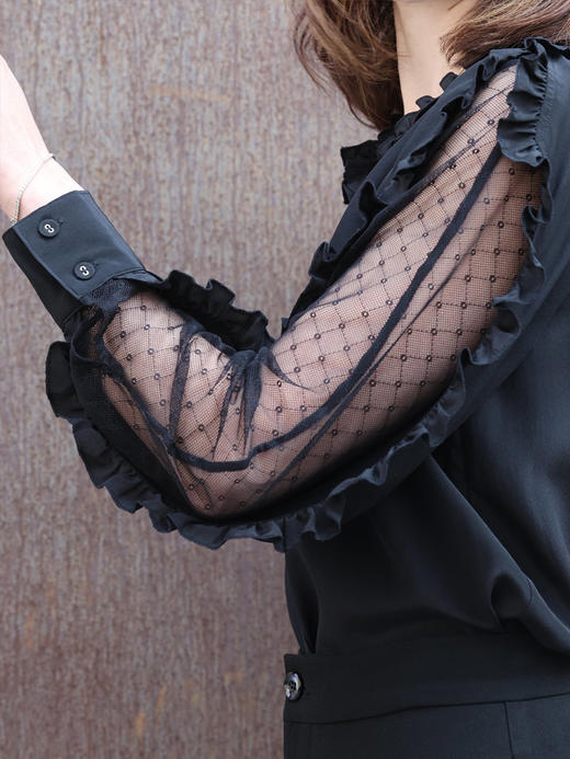 TYNVIE 蕾丝袖荷叶边真丝衬衫 - 黑色 商品图5