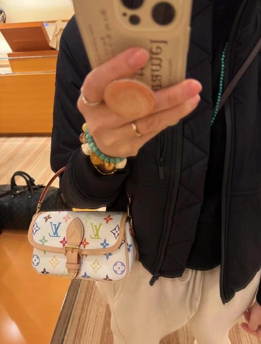 D030634白三彩可拆卸手柄圆润翻盖小号法棍包 商品图4