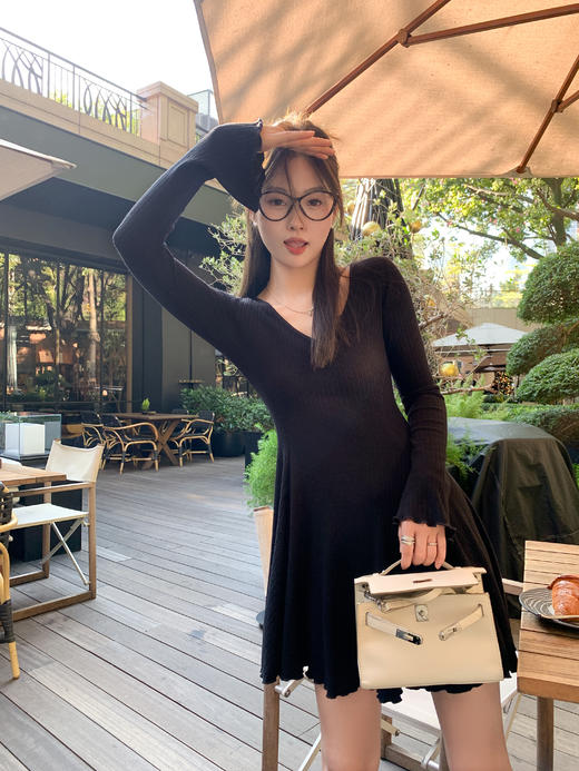 【169元任选2件】最后一波现货！V领or圆领修身连衣裙 商品图1