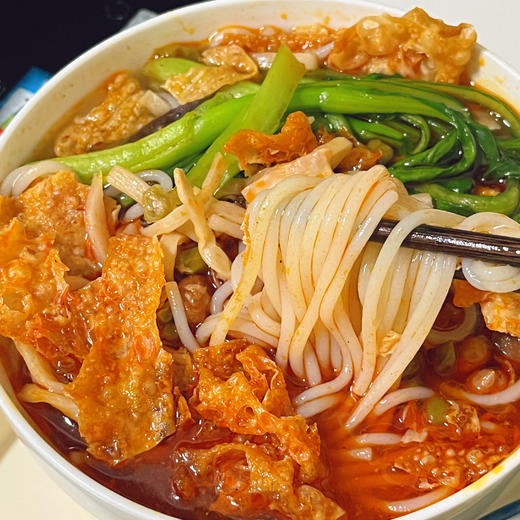 手工现做螺蛳粉 ，真正筒骨螺蛳柴火熬制，可以喝汤的螺蛳粉！ 商品图0