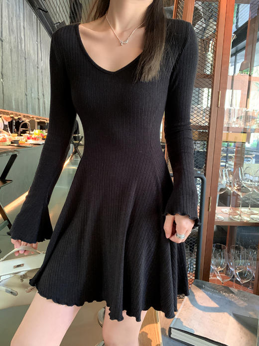 【169元任选2件】最后一波现货！V领or圆领修身连衣裙 商品图2