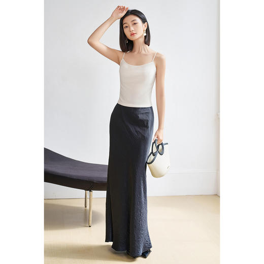 剩S 米思阳2025夏季新款简约通勤高级感吊带背心百搭纯色美背上衣1321 商品图2