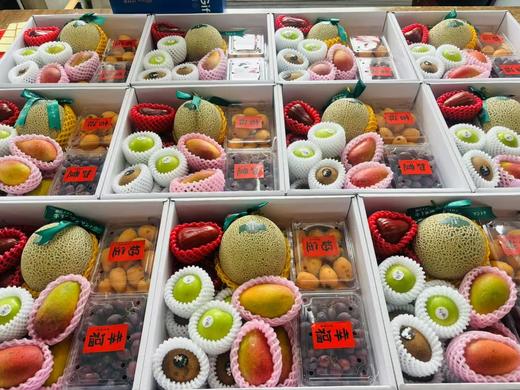 节日伴手礼*水果礼盒  品类丰富营养全面   礼送健康  水果随季节变化会有细微调整 商品图4