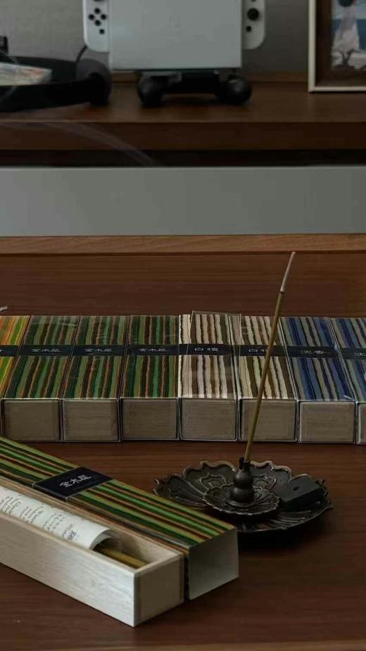 日本香堂NipponKodo吉祥如意沉香线香天然檀香香薰家用室内持久香送插座送线 商品图3