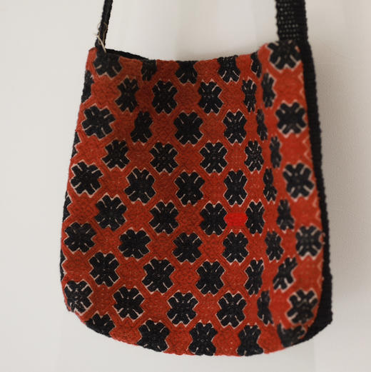 纯在·老绣布 手工斜挎单肩包 商品图2