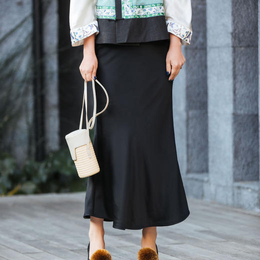 【林栖设计小店】（现货）优雅半身裙缎面复古法式百搭鱼尾修身显瘦气质2025春夏新品裙子女1952091 商品图0