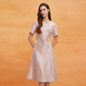 QF815斯尔丽2025新款法式浪漫优雅丝毛小礼服收腰放摆配胸针连衣裙