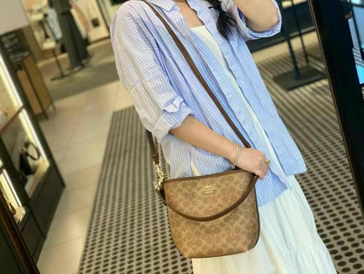 🎁限时折扣，1250直邮到手Coach 新款city logo水桶包，一长一短两根肩带，超轻，耐磨耐水材质，可以斜挎/手拎/单肩背21X16.5cm 商品图5