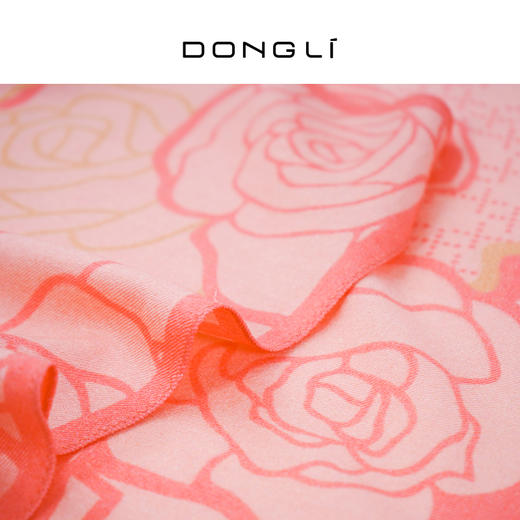 东黎 • 绒间玫瑰印花披肩90CM*90CM 5139 商品图4