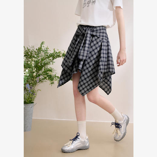 【限时秒杀】西遇格纹半身裙女夏季新款不规则下摆绑带设计感高腰短裙D0050450 商品图3