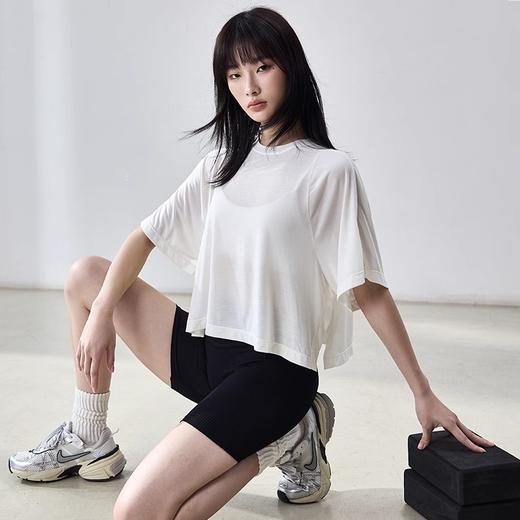 跃牌【周游世界系列】2025春夏新品瑜伽服女天丝莱赛尔轻薄运动上衣 TP0819 商品图3