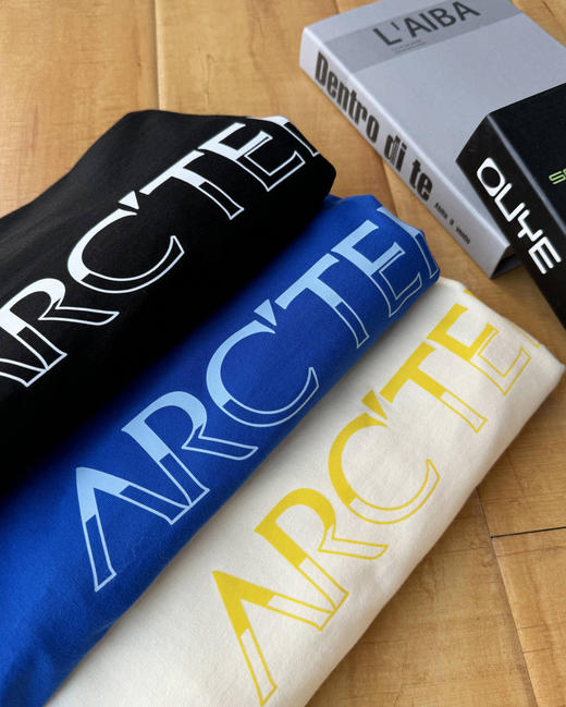 点此购买 始祖鸟春秋季男女款运动休闲长袖打底衫 LL 311245 商品图2