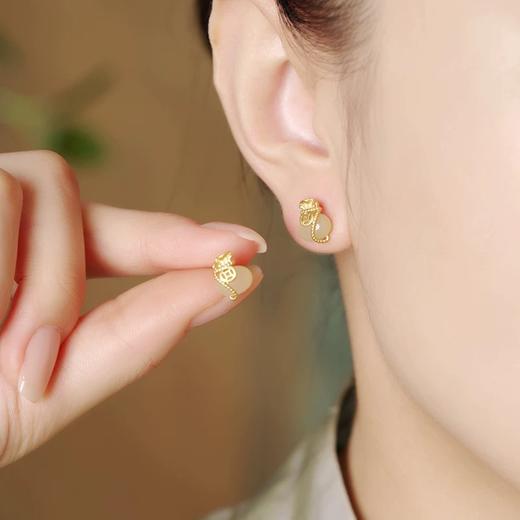 【敦煌小钱袋和田玉纯银耳钉】S925银镀金镶嵌和田玉 个性气质福袋钱袋 复古个性女耳钉 商品图4