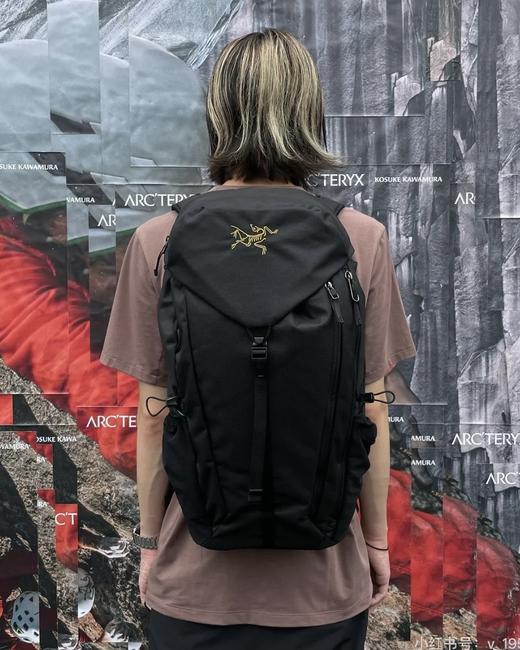 点此购买 始祖鸟轻装上阵Mantis 20升多功能双肩包 xj 311276 商品图4